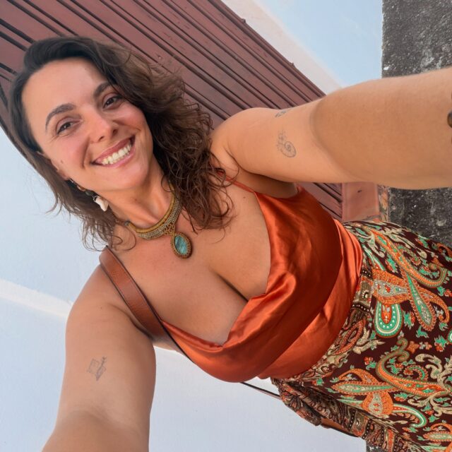Mayo & Junio me regalaron tantas memorias bonitas. 🧡✨
Mucha aventura, mucho yoga, playa, cultura profética en vivo, gente hermosa, momentos espontáneos, explorando rincones de la isla... y obvio, mucha comida rica. 🤤🌴 Grateful for it all.