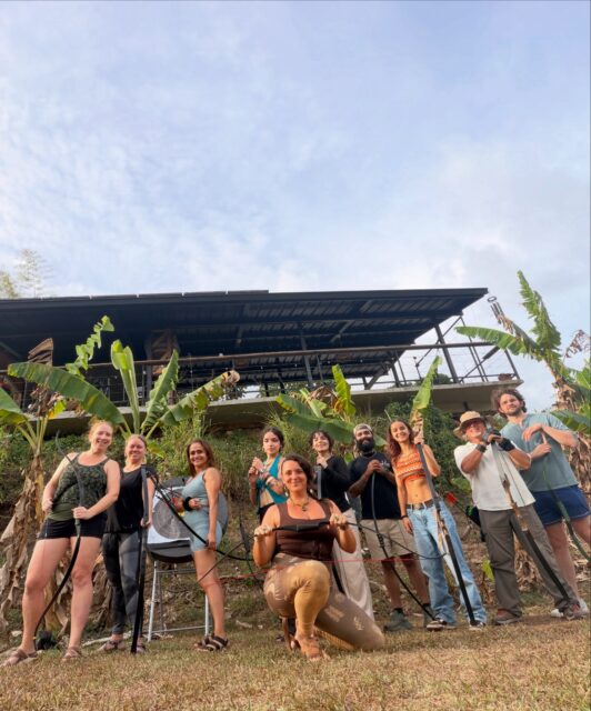 Better late than never… 😉✨ Official post for our 1 YEAR ANNIVERSARY of Domingos de Florecer en el Terruño! 🌸
Qué bien la pasamos! Celebrando y despertando el guerrero interior con @circulotiroconarco.pr 🏹🔥
Fue un día lleno de meditación, yoga, arquería, journaling y mucha celebración. 🧘🏽♀️🏹📖✨
Gracias a todos los que han sido parte de estos Domingos y de este beautiful journey. 💗
It truly means so much to create these spaces to connect, grow, and florecer together. 🦋
One year down, and many more to come! 🥂✨
Next Domingo de Florecer coming soon… 👀🌸
Keep an eye out! 💫
#DomingosDeFlorecer #ExpansiveExperiences #FlorecerJuntos #InnerTransformation #PuertoRico