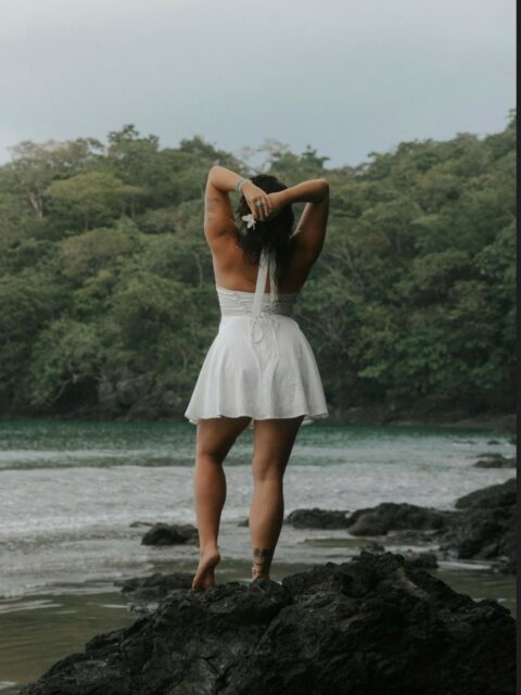 My amazing friend @ashleydada gifted me a photoshoot by the talented @leyghslens while I was in Panama 🇵🇦 and all the photos are SO good. Prepare to be spammed soon, here is the first of many 🌸